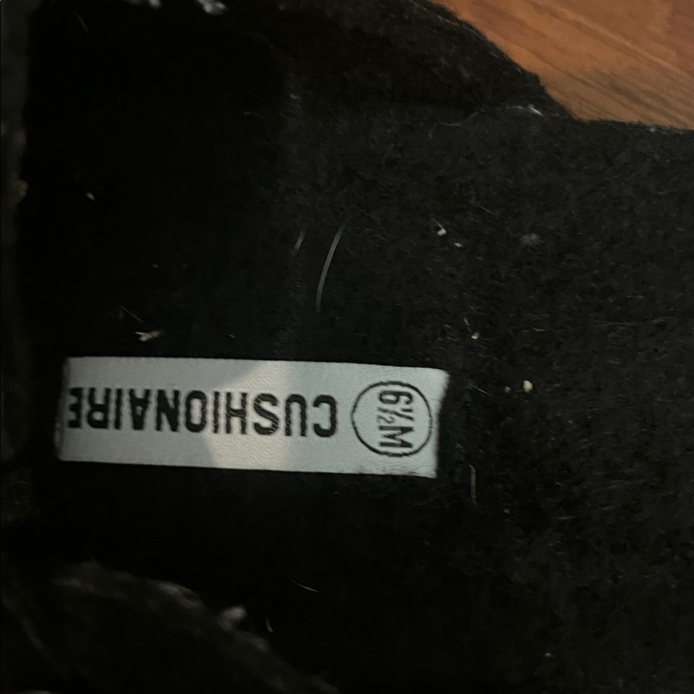 Cushionaire Black Clogs - Picture 4 of 5